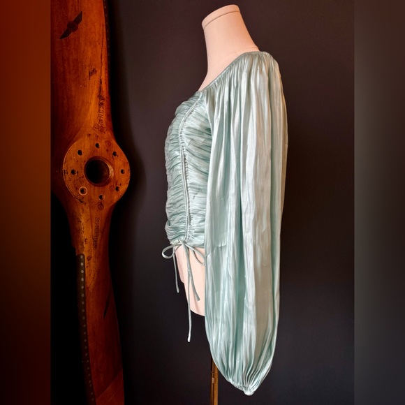 Line and Dot Peyton Top. Size M - Picture 7 of 11